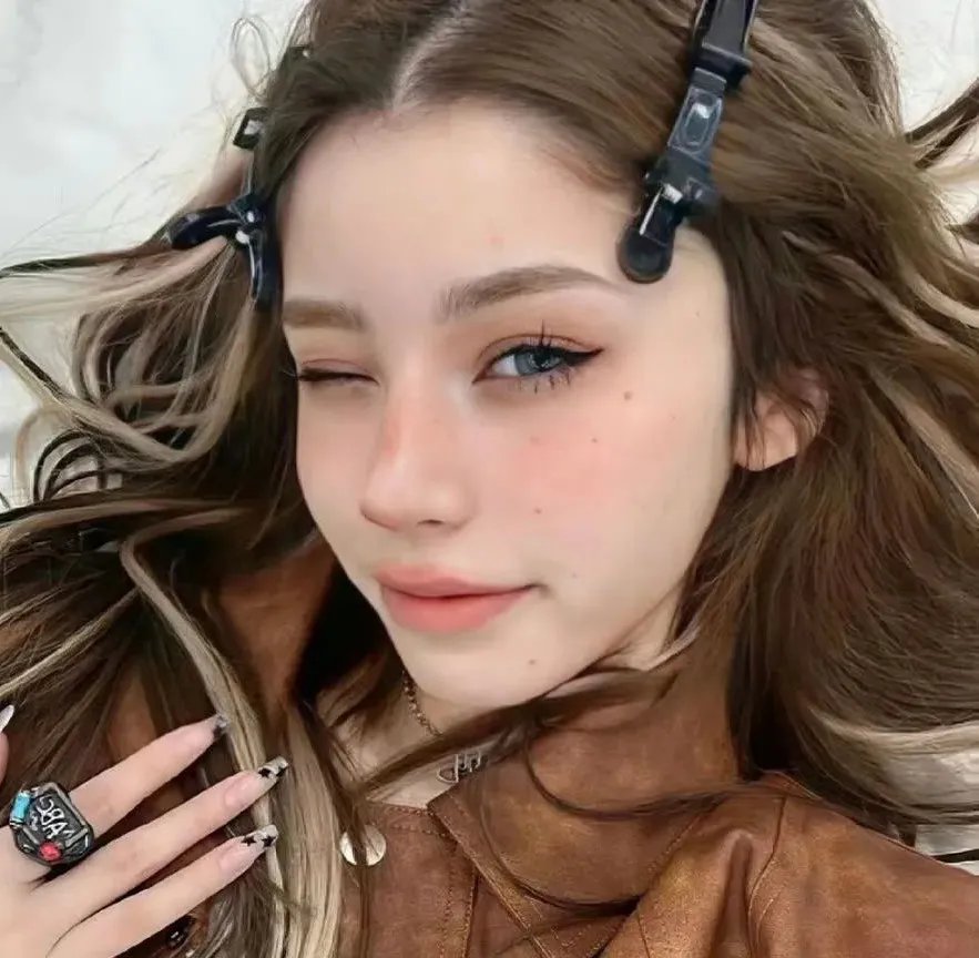 男极探射灯